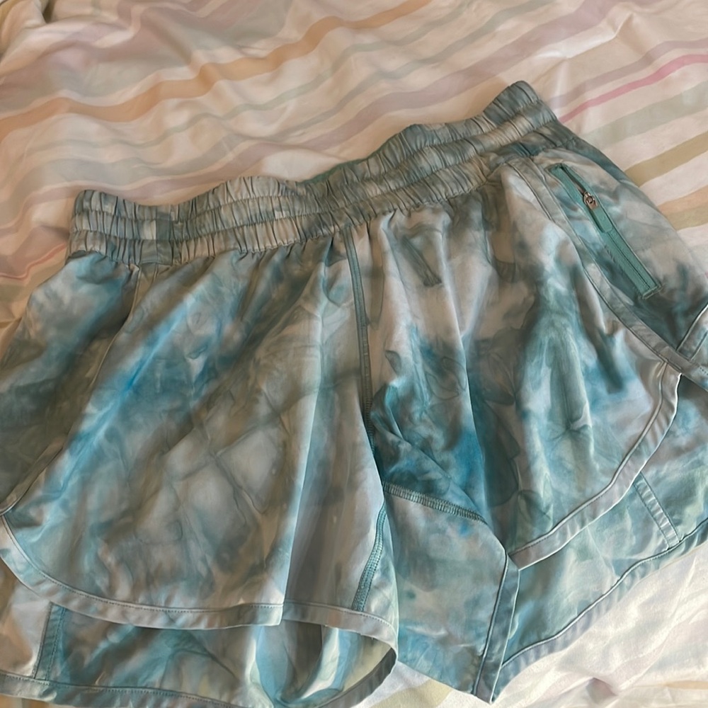 lulu shorts !
